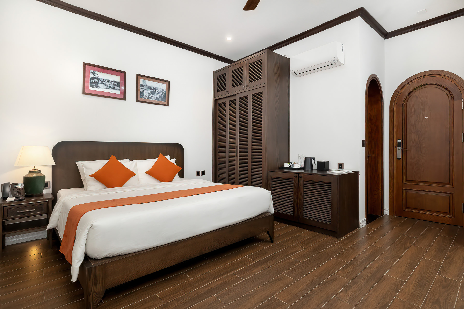 DELUXE COURTYARD VIEW